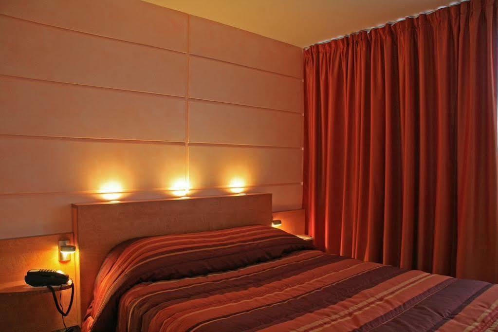 Hotel Du Parc Nantes Ouest Orvault Exteriör bild